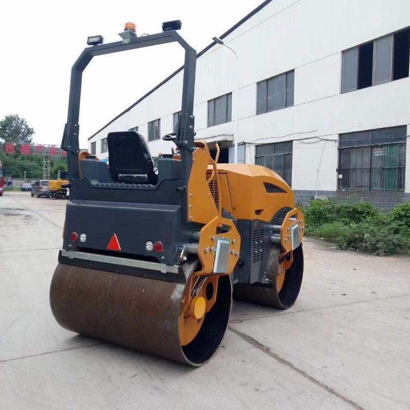 greatgoodiesandgifts5噸小型座駕壓路機BM5000