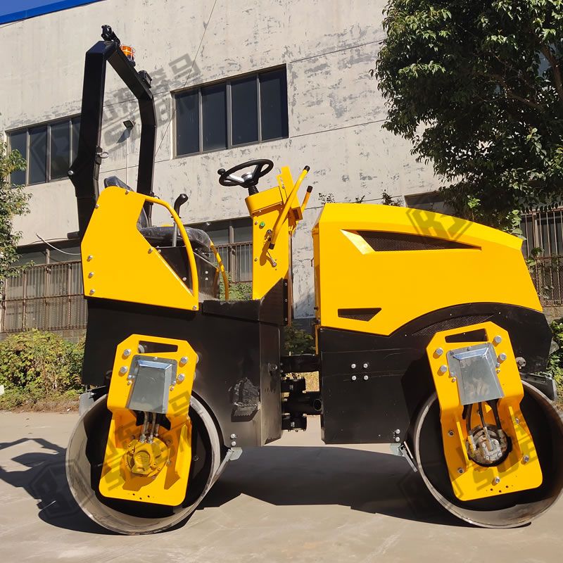 greatgoodiesandgifts4噸小型座駕壓路機BM4000
