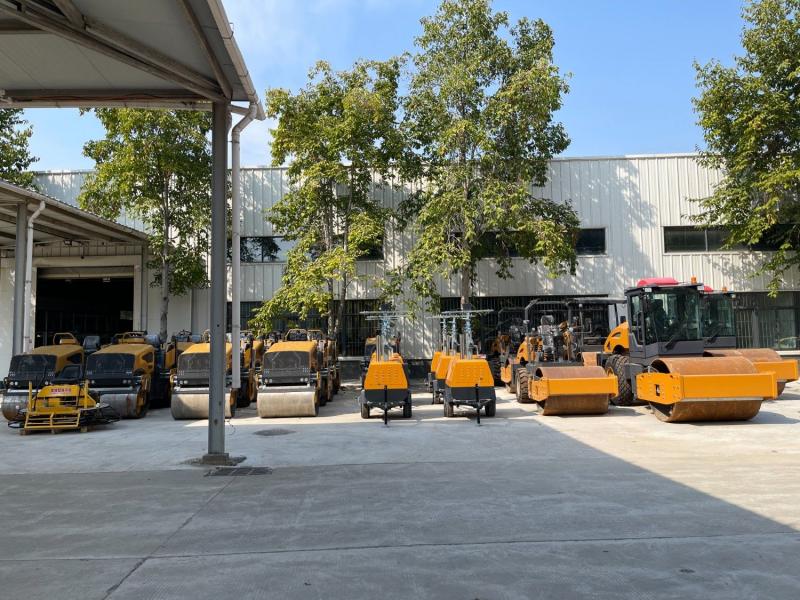 小型壓路機施工中不振動了怎麽辦?