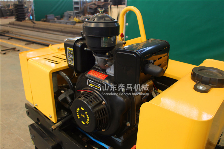 手扶全液壓壓路機 (63).JPG