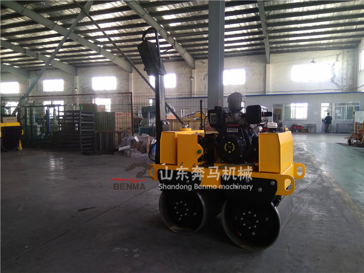 1527038645966838.jpg 50手扶壓路機 (109).jpg