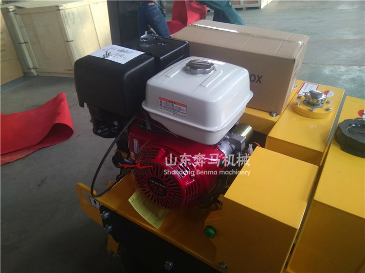 1527926618549685.jpg 55手扶壓路機 (72).jpg