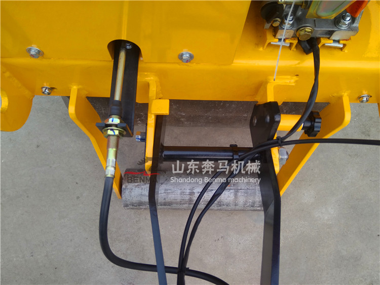 1527926645711394.jpg 55手扶壓路機 (68).jpg