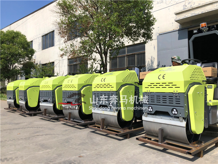 1530067407435764.jpg 1噸壓路機 (364).jpg