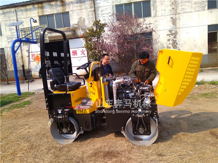 1532942504240601.jpg 2噸壓路機 (21).jpg